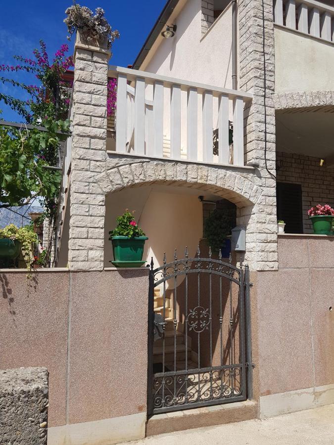 Apartments Mladen Sućuraj Eksteriør bilde