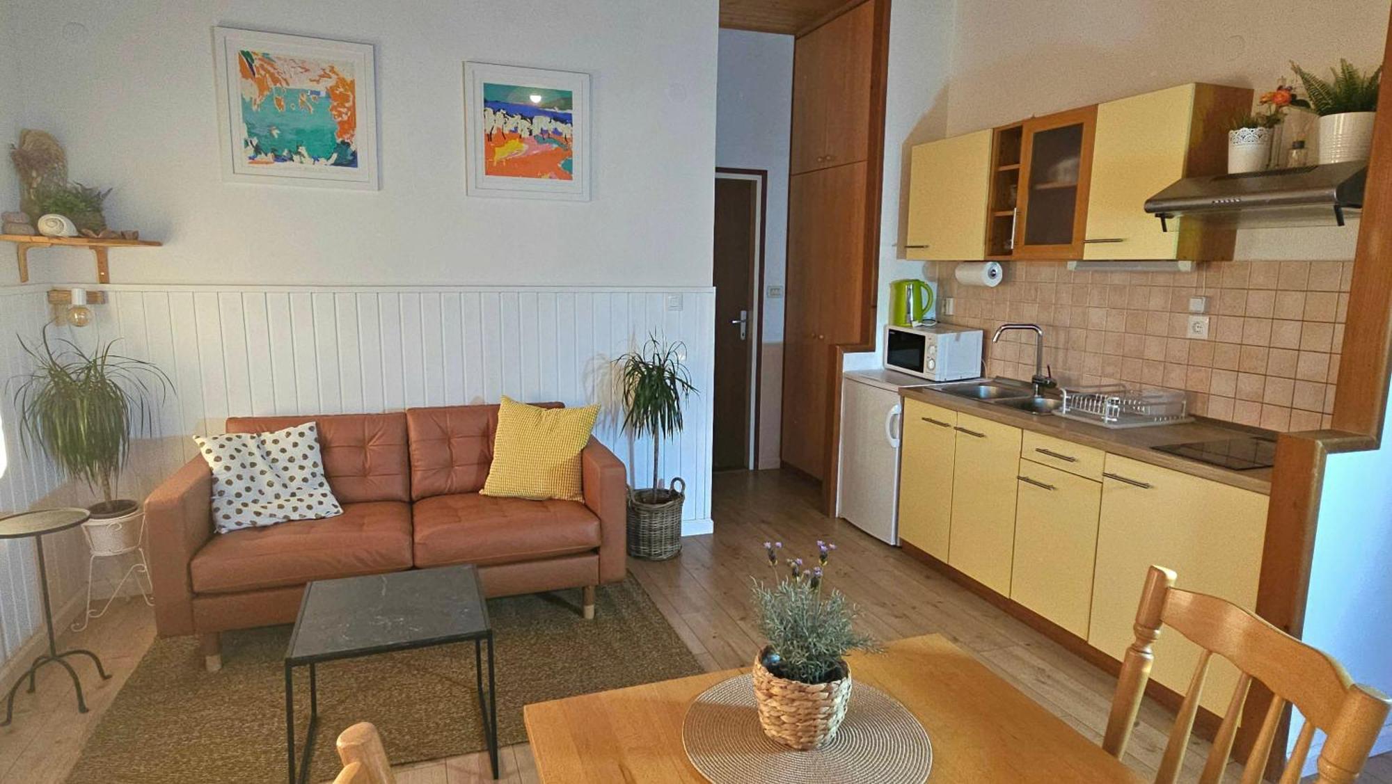Apartments Mladen Sućuraj Eksteriør bilde
